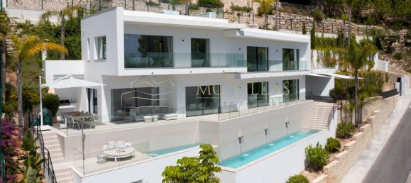 Villa de 4 dormitorios en Alicante, Spain No. 67155 4