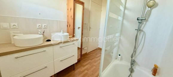 Casa de 3 dormitorios en Sainte-Genevieve, France No. 281159 11