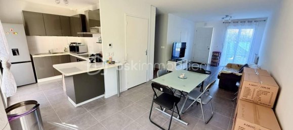 Casa de 3 dormitorios en Sainte-Genevieve, France No. 281159 3