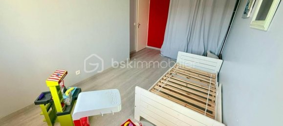 Casa de 3 dormitorios en Sainte-Genevieve, France No. 281159 7