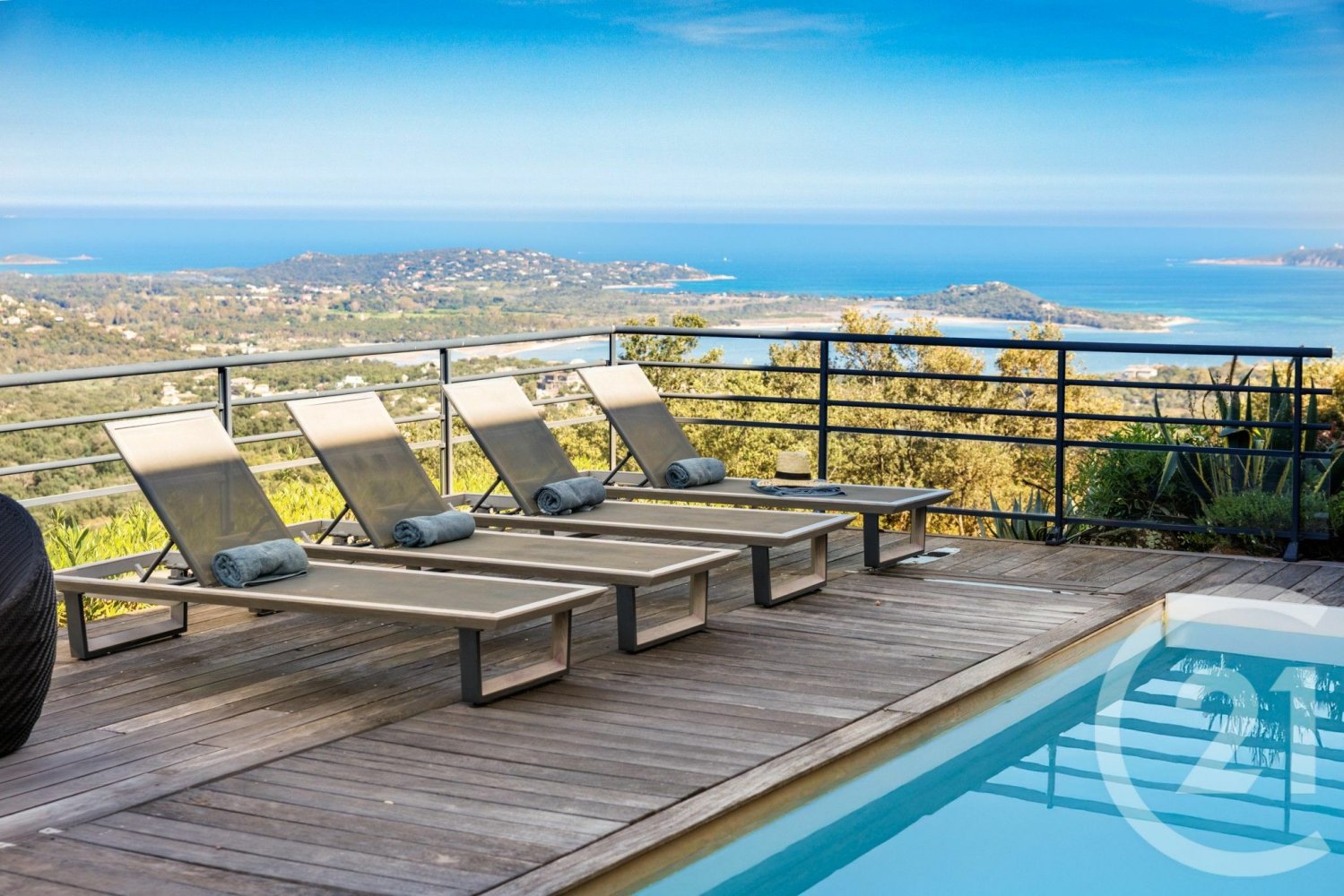 3 chambres Appartement à Porto-Vecchio, France No. 253352