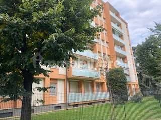 5 rooms Apartment in Milan, Italy No. 388801