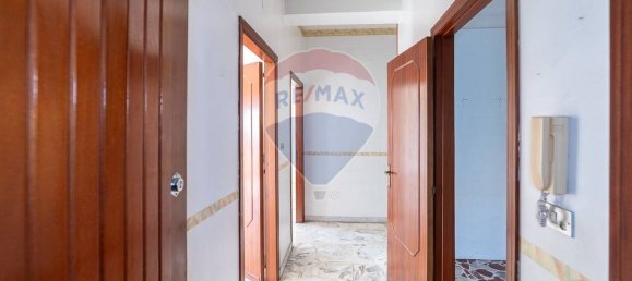 6 rooms Apartment in Catania, Italy No. 79703 5