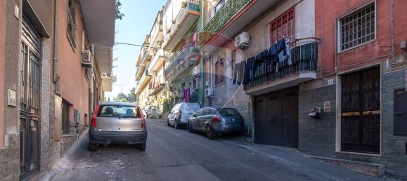 6 rooms Apartment in Catania, Italy No. 79703 26