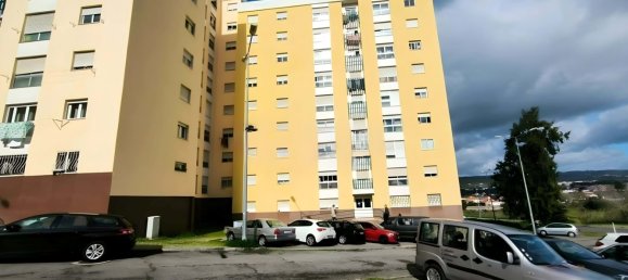 3 rooms Apartment in Loures, Portugal No. 86003 2