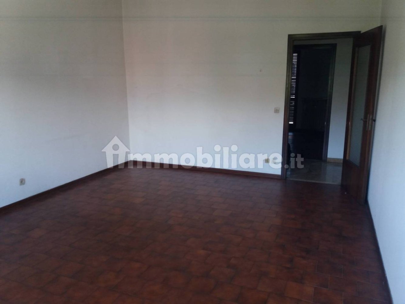 Apartamento de 2 dormitorios en Alba, Italy No. 262613