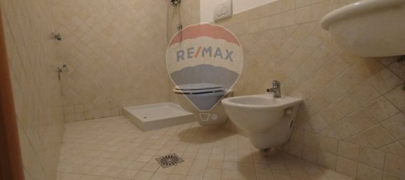 55m² Commercial property in Bari, Italy No. 39590 8