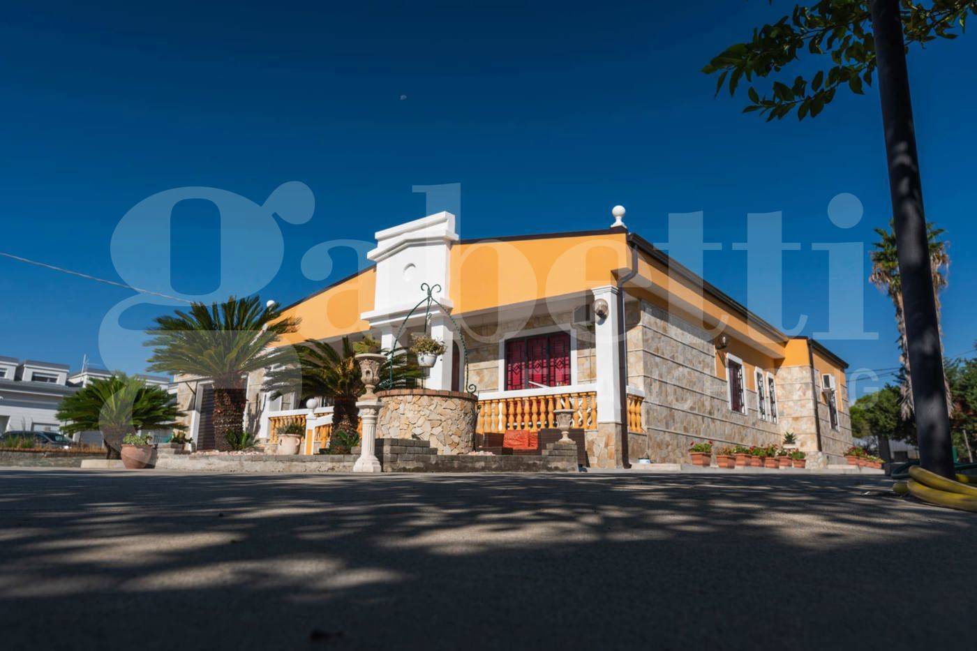 Villa de 3 dormitorios en Catanzaro, Italy No. 285981