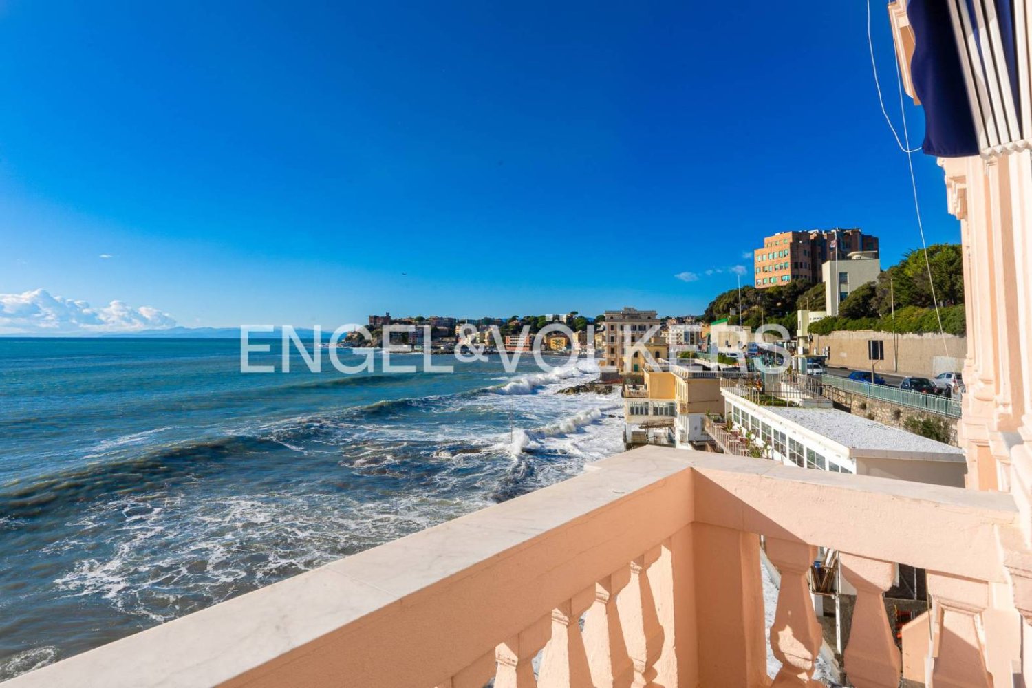 7 bedrooms Apartment in Genoa, Italy No. 64925