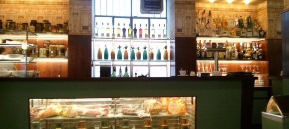 Gewerbliche Immobilie in Lucca, Italy 210m², Nr. 25703 9