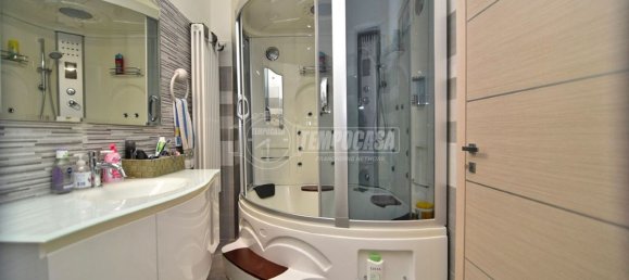 Дом с 6 комнатами в Риваросса, Италия № 149364 35