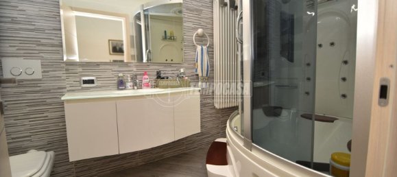 Дом с 6 комнатами в Риваросса, Италия № 149364 36