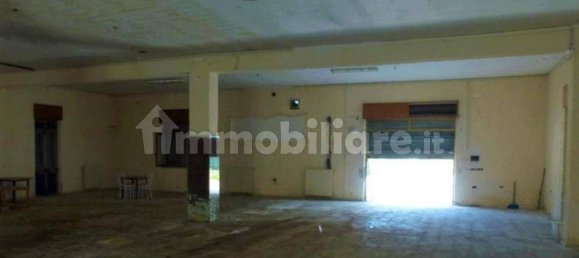 Gewerbliche Immobilie in Aprilia, Italy 419m², Nr. 319521 7
