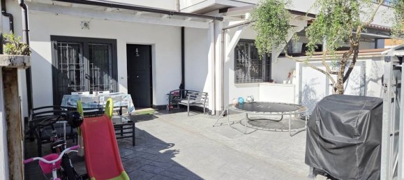 Casa de 3 dormitorios en Pomezia, Italy No. 356453 4