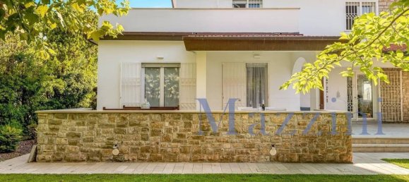 10 rooms Villa in Forte dei Marmi, Italy No. 284338 4