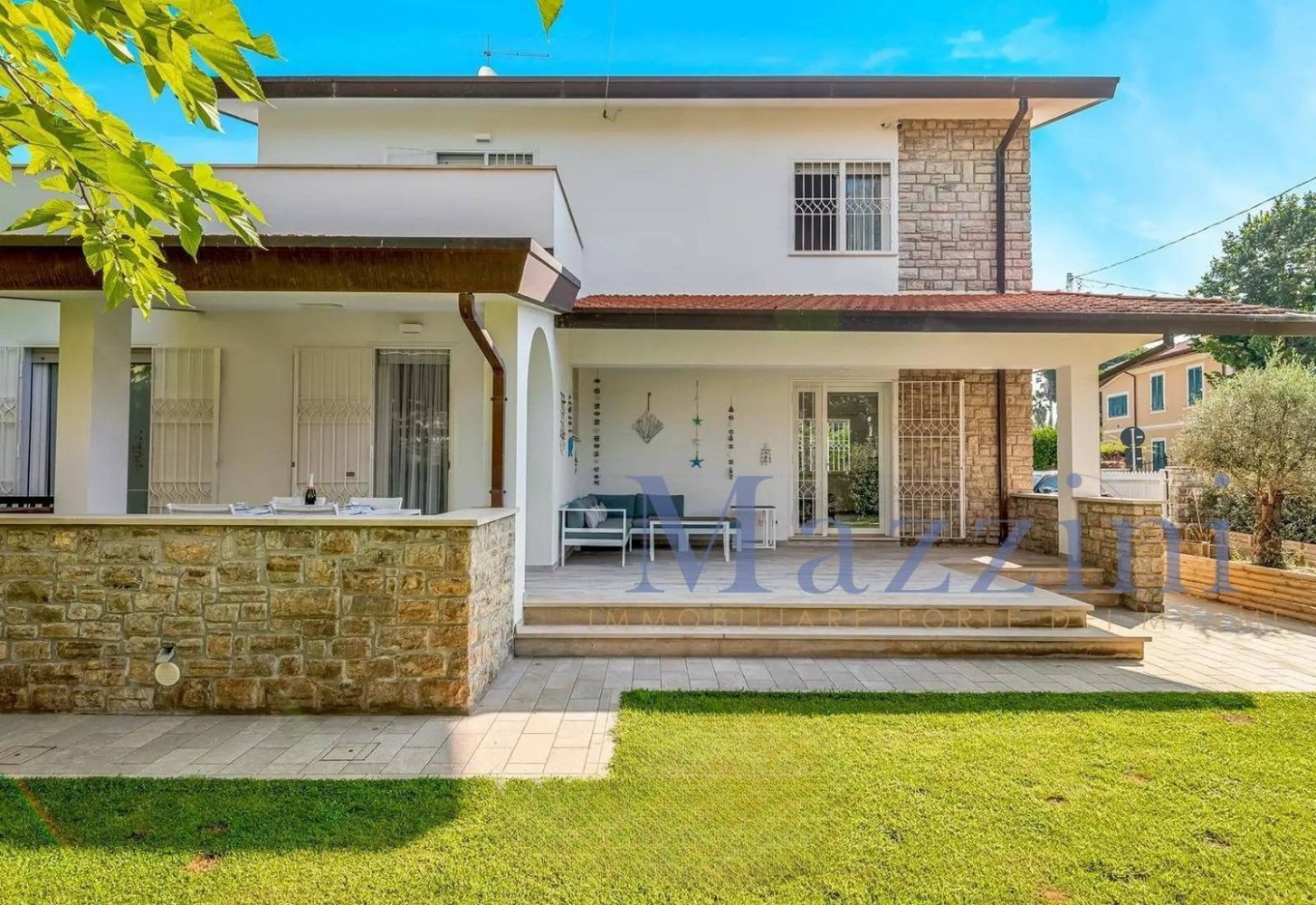 10 rooms Villa in Forte dei Marmi, Italy No. 284338