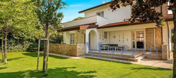 10 rooms Villa in Forte dei Marmi, Italy No. 284338 2