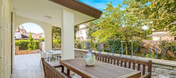 10 rooms Villa in Forte dei Marmi, Italy No. 284338 7