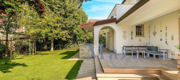 10 rooms Villa in Forte dei Marmi, Italy No. 284338 5