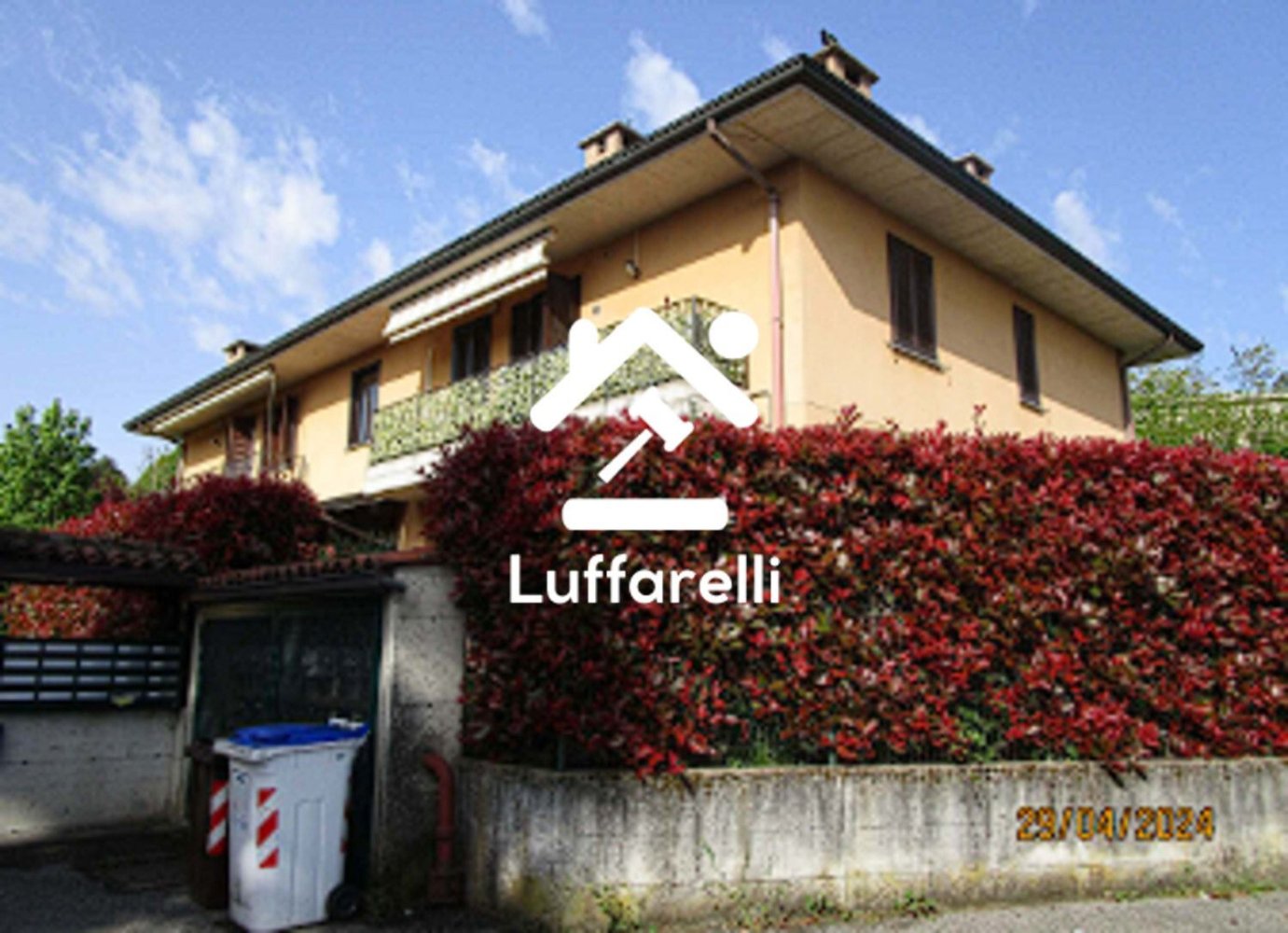 4 rooms Apartment in Carate Brianza, Italy No. 3794