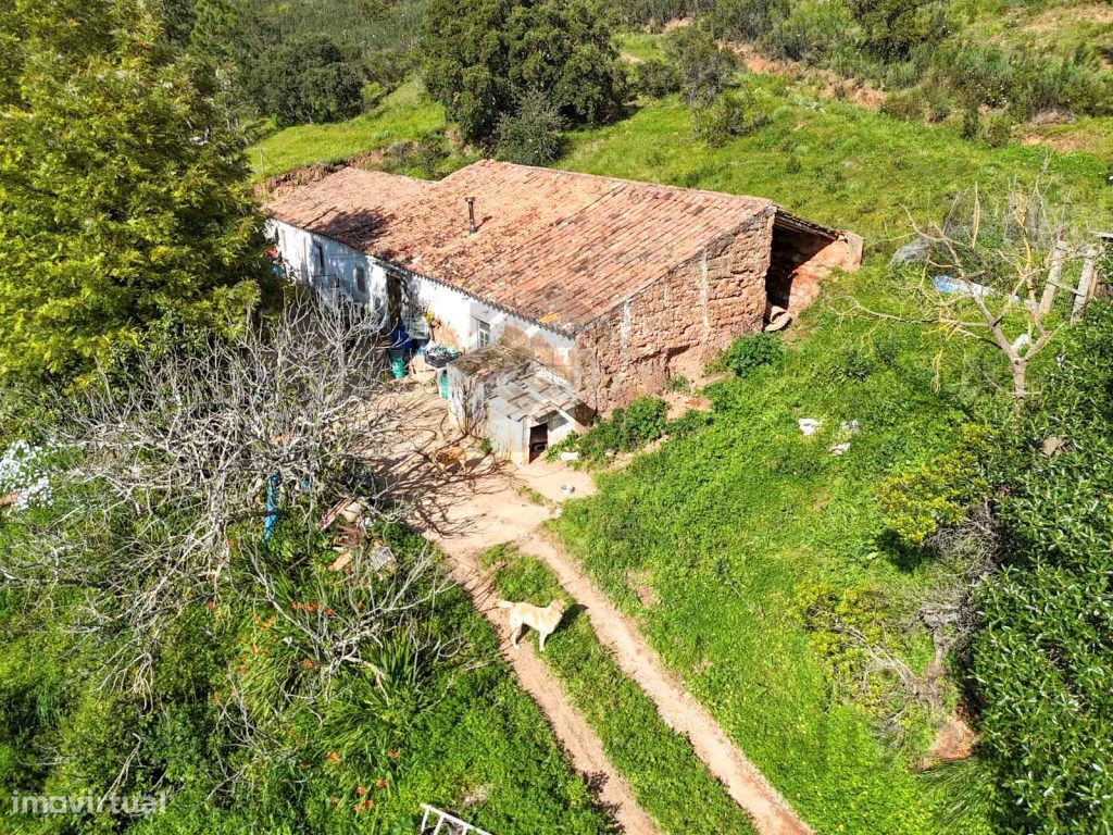 3 bedrooms Building in Mexilhoeira Grande, Portugal No. 198096