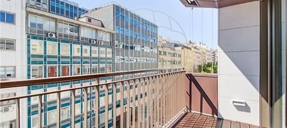 3 bedrooms Apartment in Lisbon, Portugal No. 129503 8