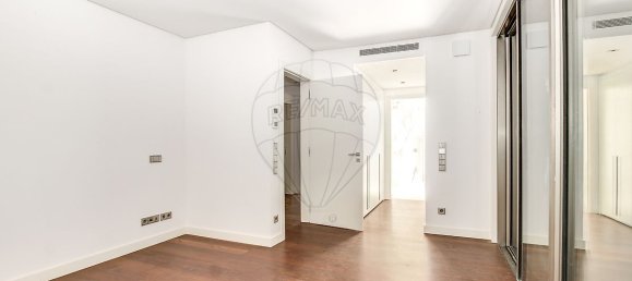 3 bedrooms Apartment in Lisbon, Portugal No. 129503 14