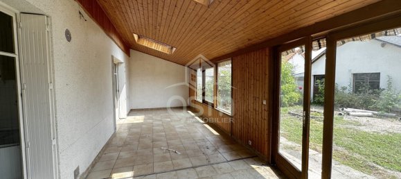 3 bedrooms House in Monts, France No. 77707 2