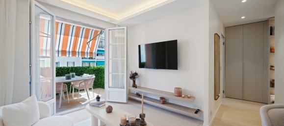 2 rooms Apartment in Nice, France No. 342875 4