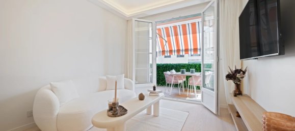 2 rooms Apartment in Nice, France No. 342875 3