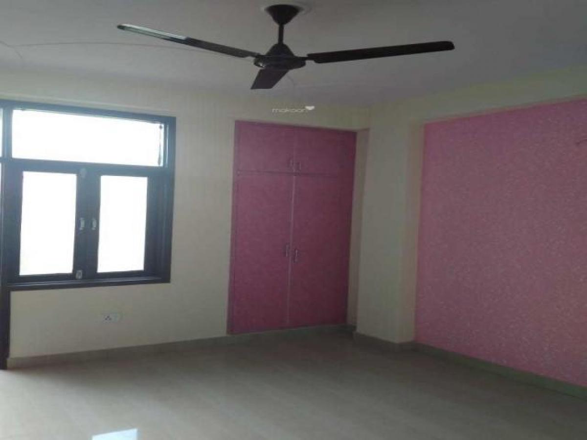 3 bedrooms House in Ghaziabad, India No. 5746