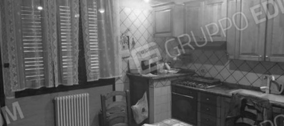 5 rooms Apartment in Jolanda di Savoia, Italy No. 25080 6