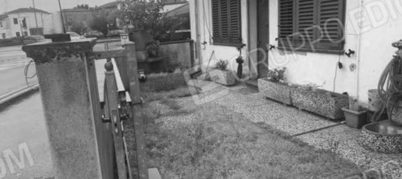 5 rooms Apartment in Jolanda di Savoia, Italy No. 25080 3