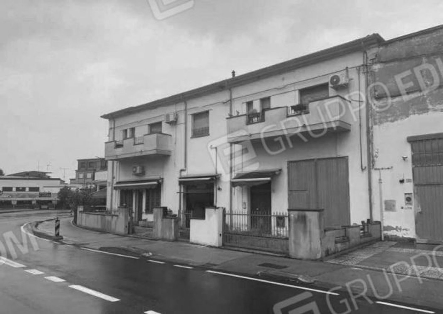 5 rooms Apartment in Jolanda di Savoia, Italy No. 25080