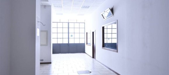 Entrepôt à Catania, Italy 641m² No. 163383 11