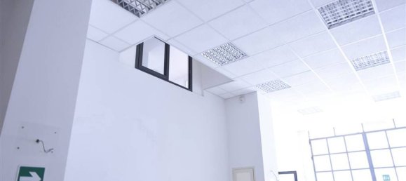 Entrepôt à Catania, Italy 641m² No. 163383 4