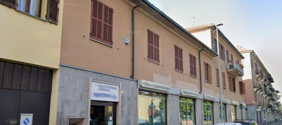 623m² Office in Novara, Italy No. 376359 3