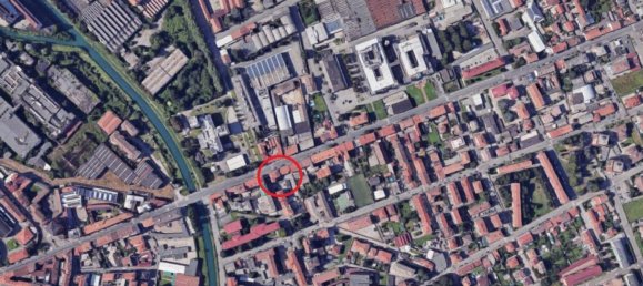 623m² Office in Novara, Italy No. 376359 5