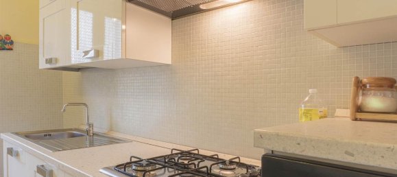 4-salle Appartement à Montecatini Terme, Italy No. 117449 8