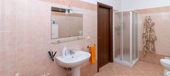 Edificio en Belpasso, Italy 595 m² No. 284309 2