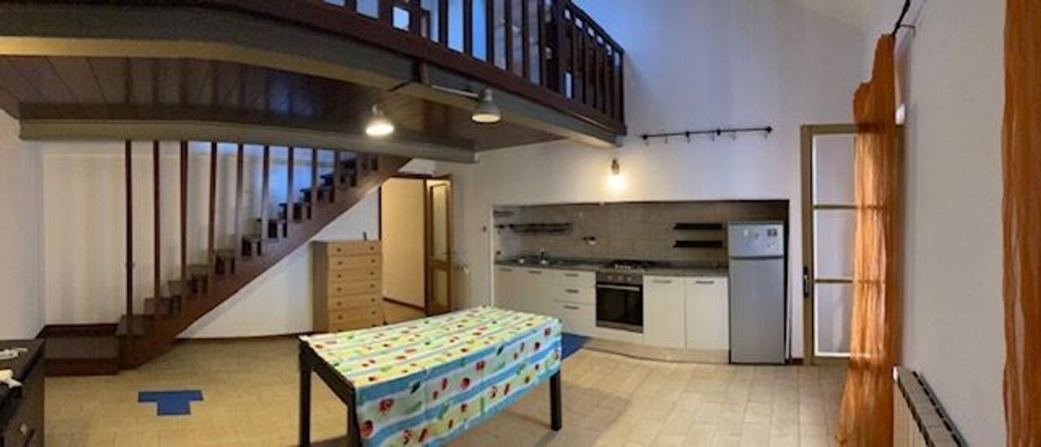 Dúplex de 4 habitaciónes en Pisa, Italy No. 195394