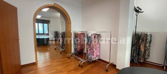 5 rooms Office in Como, Italy No. 11954 3