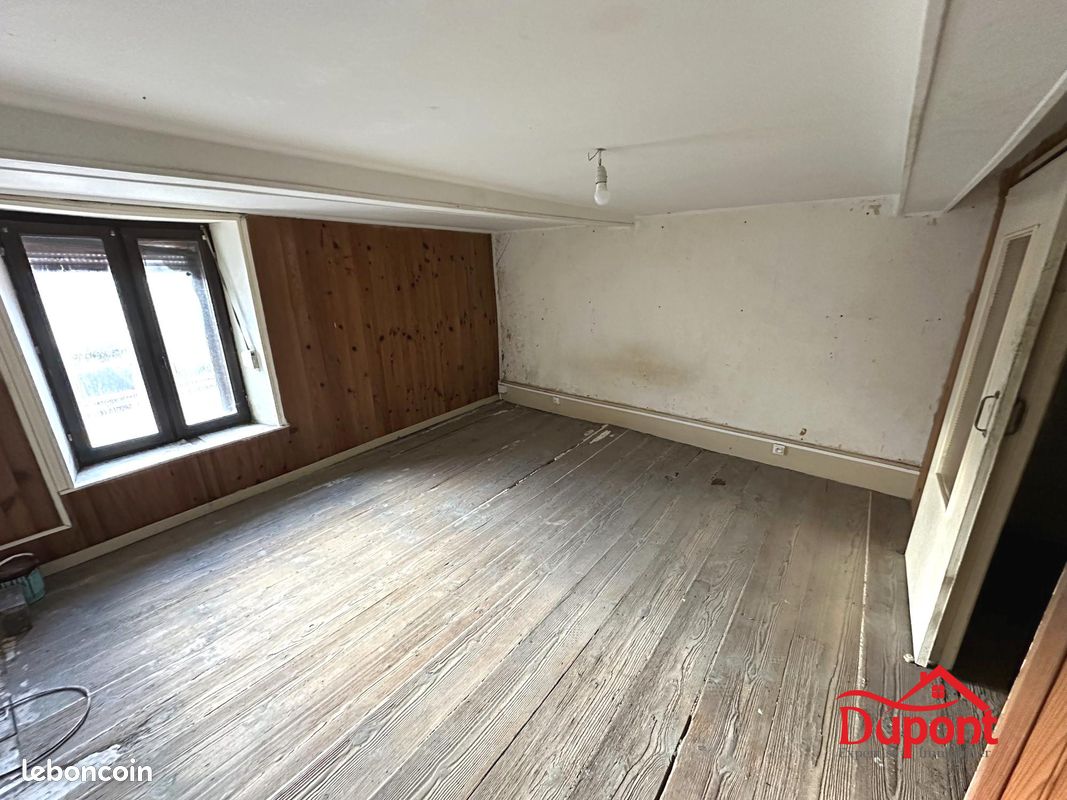 Casa de 4 divisões em Fumay, France N.º 82519