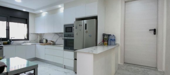 4 bedrooms House in Mataro, Spain No. 182414 5