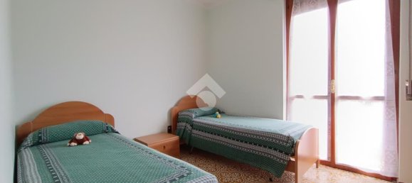 Квартира с 2 спальнями в Пинето, Италия № 160184 15