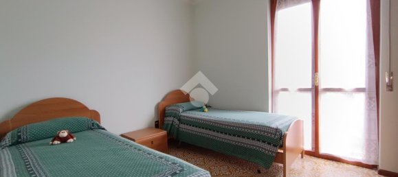 Квартира с 2 спальнями в Пинето, Италия № 160184 14