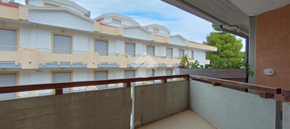 Квартира с 2 спальнями в Пинето, Италия № 160184 24