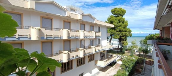 Квартира с 2 спальнями в Пинето, Италия № 160184 2