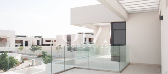 5 bedrooms Villa in Yas Island, UAE No. 20544 4
