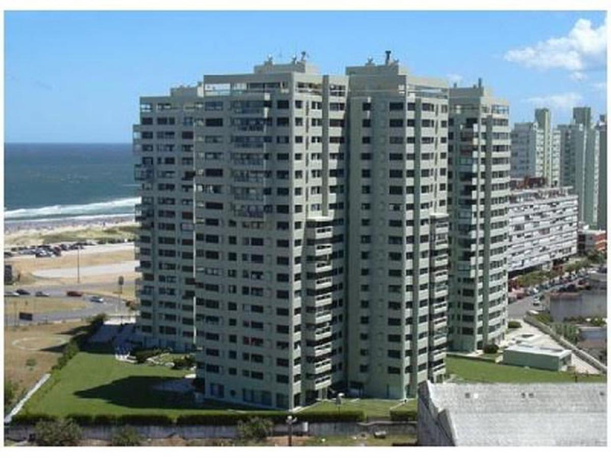 2 bedrooms Apartment in Maldonado, Uruguay No. 10146